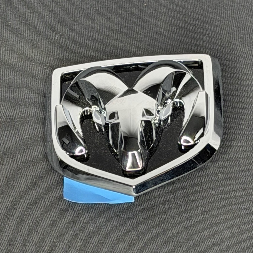 OEM 2013 - 2018 RAM 1500 / 2500 / 3500 Grille Emblem Badge Medallion - Ram Head
